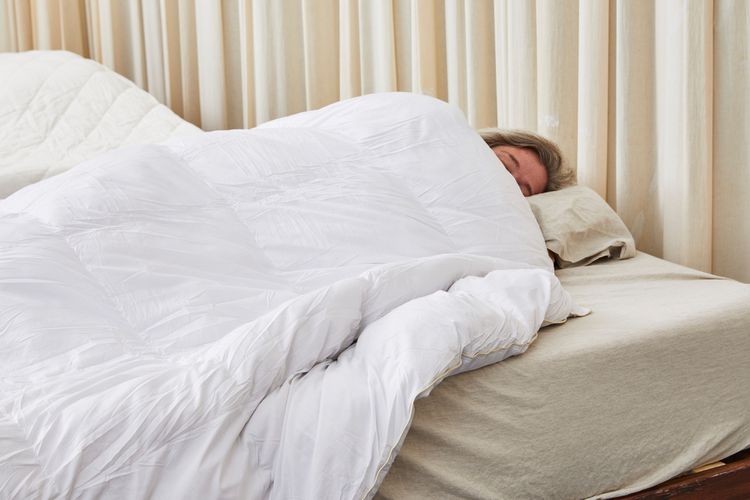 The 8 Best Down Comforters of 2024, Tested and Reviewed Best Down Comforters for a Warm Winter Sleep